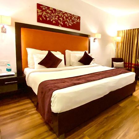Gis Select Banjara Hill Hotel Hyderabad Eksteriør billede