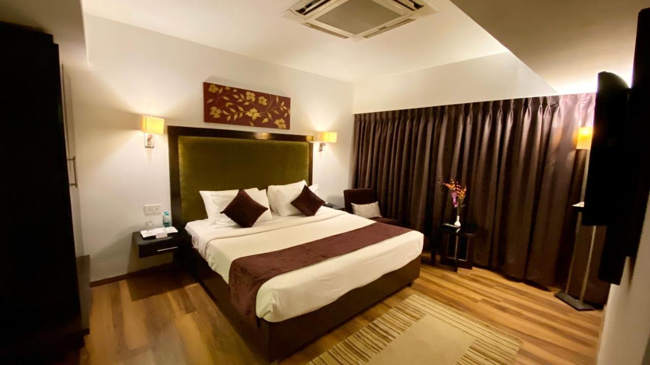 Gis Select Banjara Hill Hotel Hyderabad Eksteriør billede
