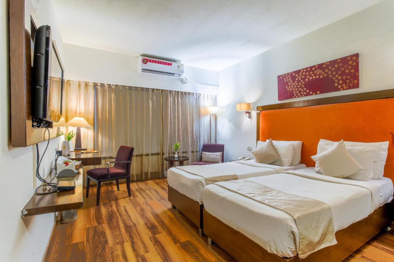 Gis Select Banjara Hill Hotel Hyderabad Eksteriør billede