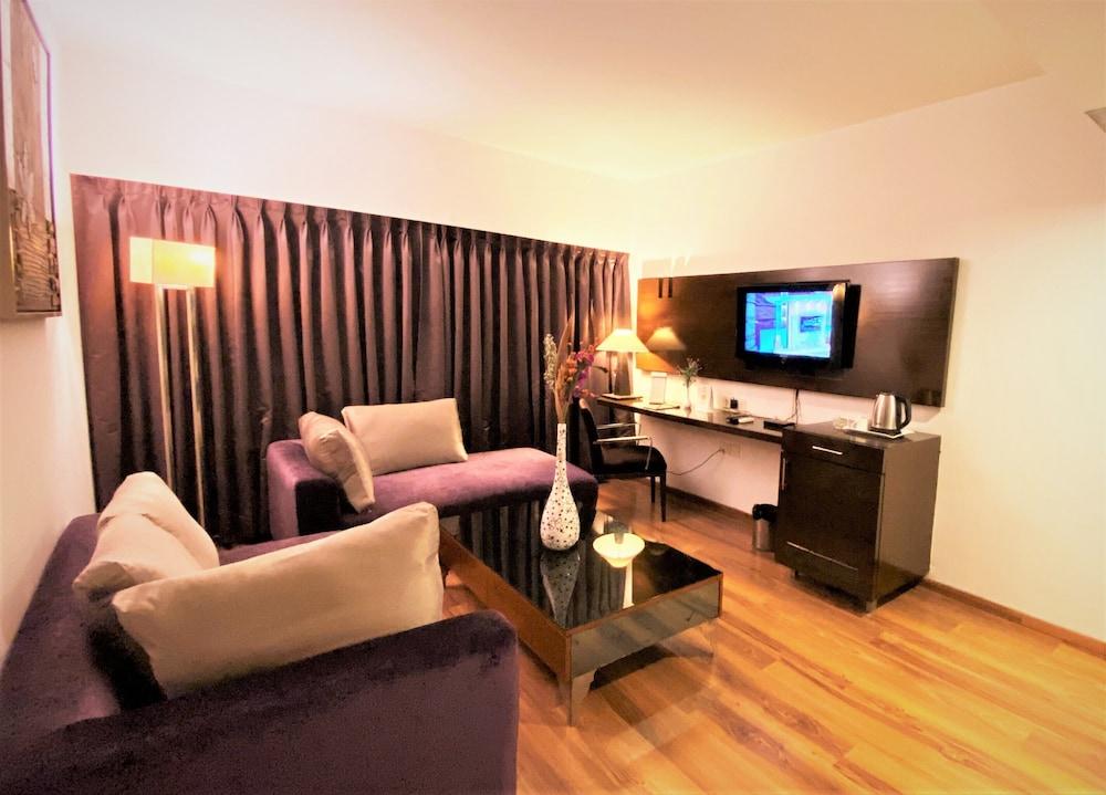 Gis Select Banjara Hill Hotel Hyderabad Eksteriør billede